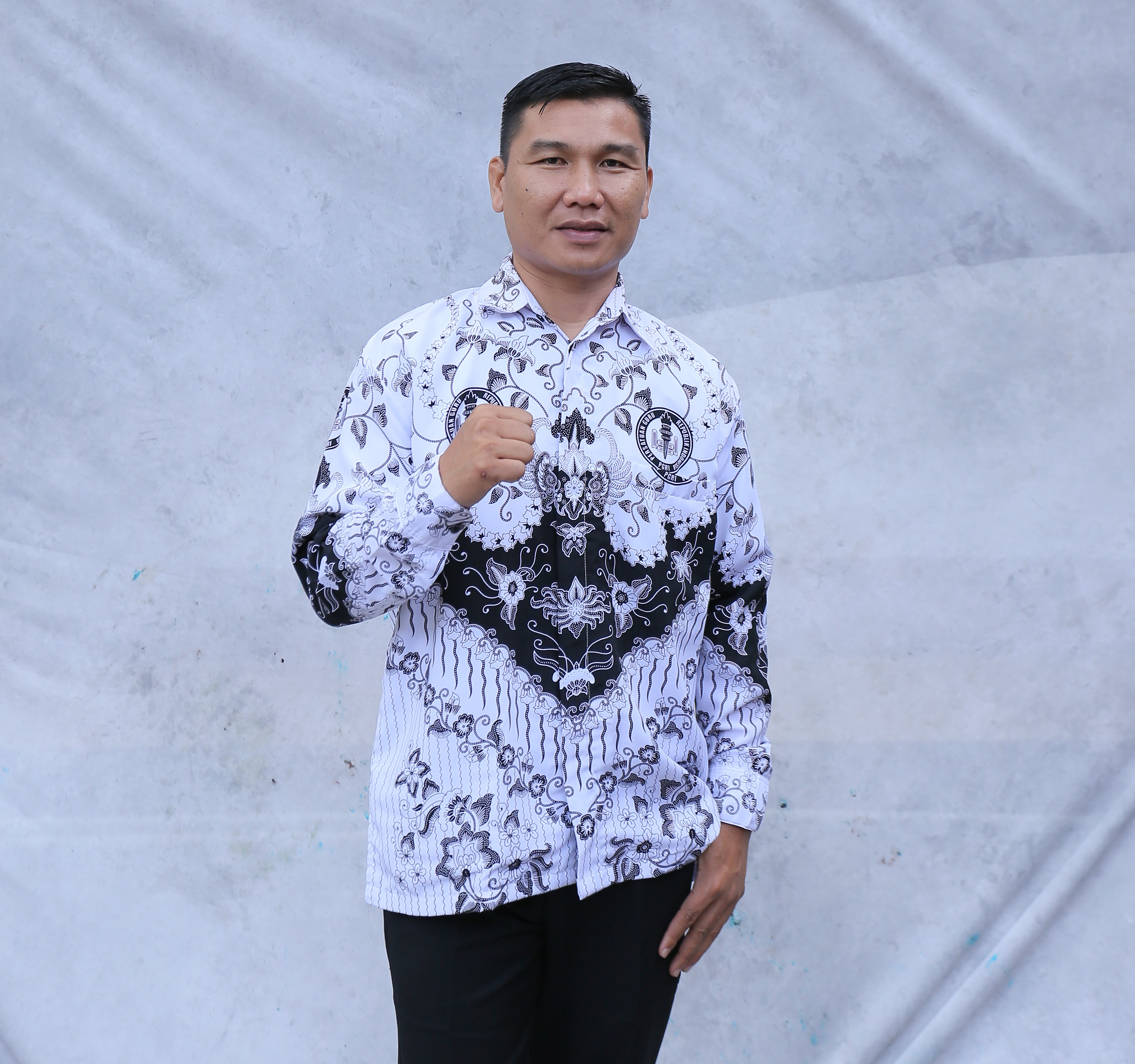 Henri Prima Putra, A.Md., Far.