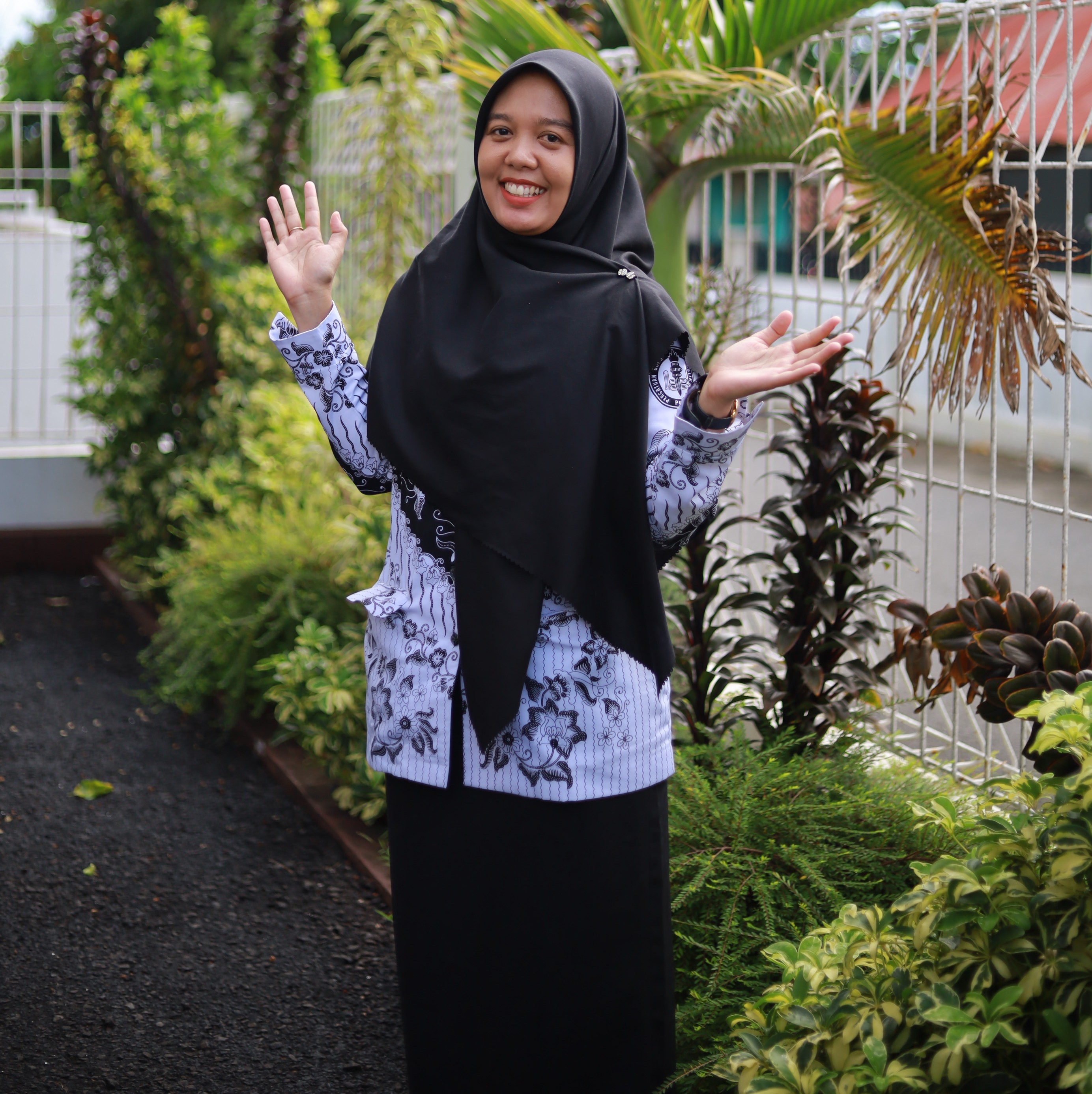 apt. Zelvi Afiza, S.Farm., Gr.